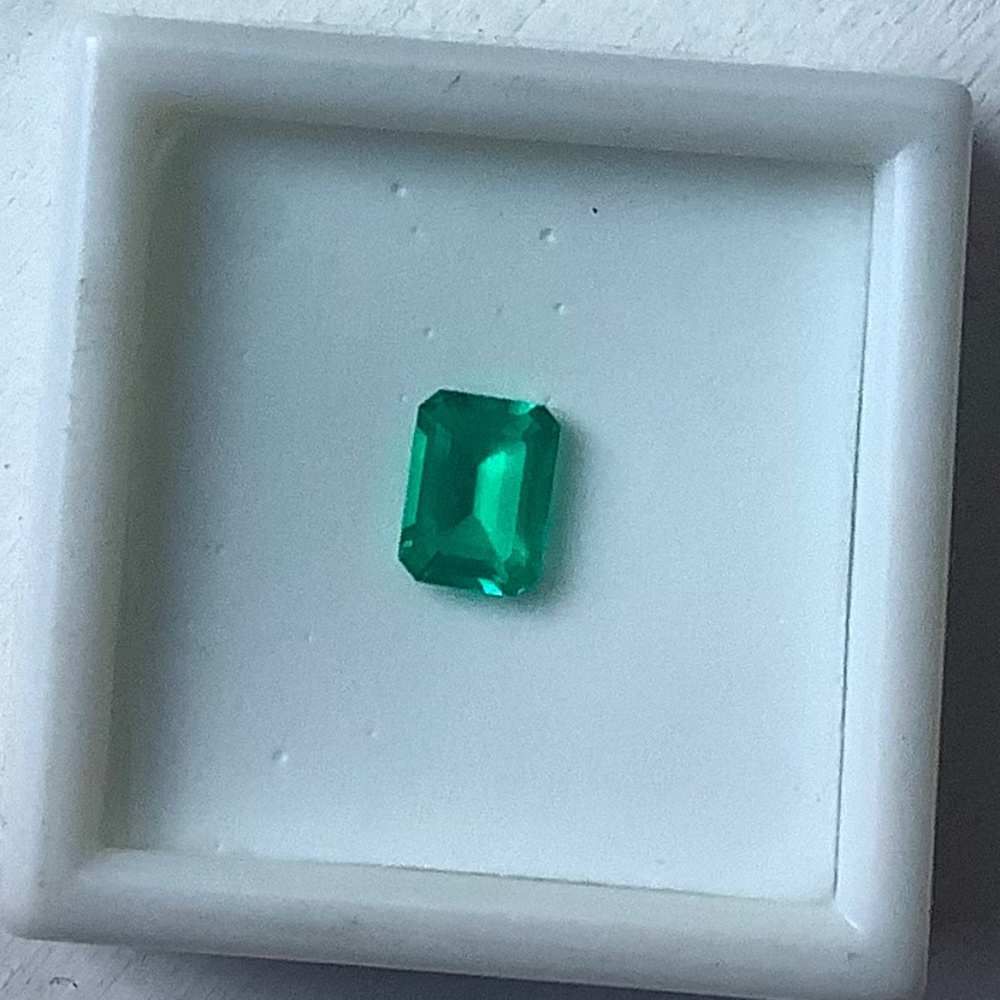 Lab Created Emerald Cut Emerald 1.00 ct  8x6mm